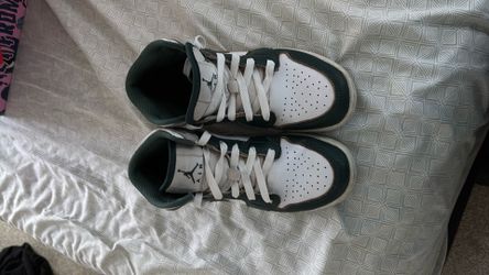 Air Jordan 1 mid SE ‘Oxidized green’