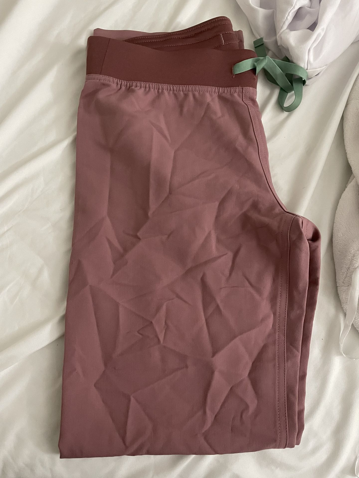 NEW Figs Livingston XS Mineral Mauve