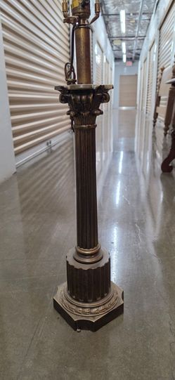 Free Vintage Frederick Cooper Brass Corinthian Column Table Lamp – Complete with Original Drum Shade (Signed)