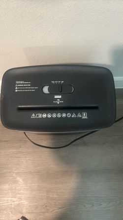 Black Paper Shredder 8-Sheet Capacity
