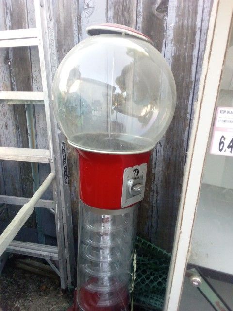Beaver Gumball Machine