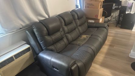 Reclining Sofa With USB Ports