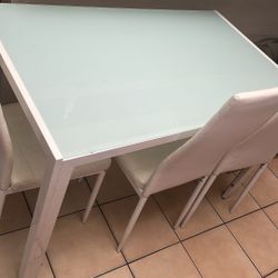 White kitchen table 