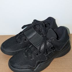 MENS SHOES - SIZE 9.5