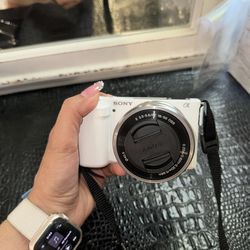 Sony ZV-E10 Vlogger Camera 