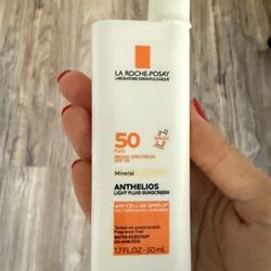 Half full La Roche-Posay Anthelios SPF 50