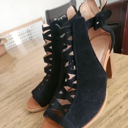 Never Worn Heels 