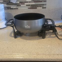 Fondue pot