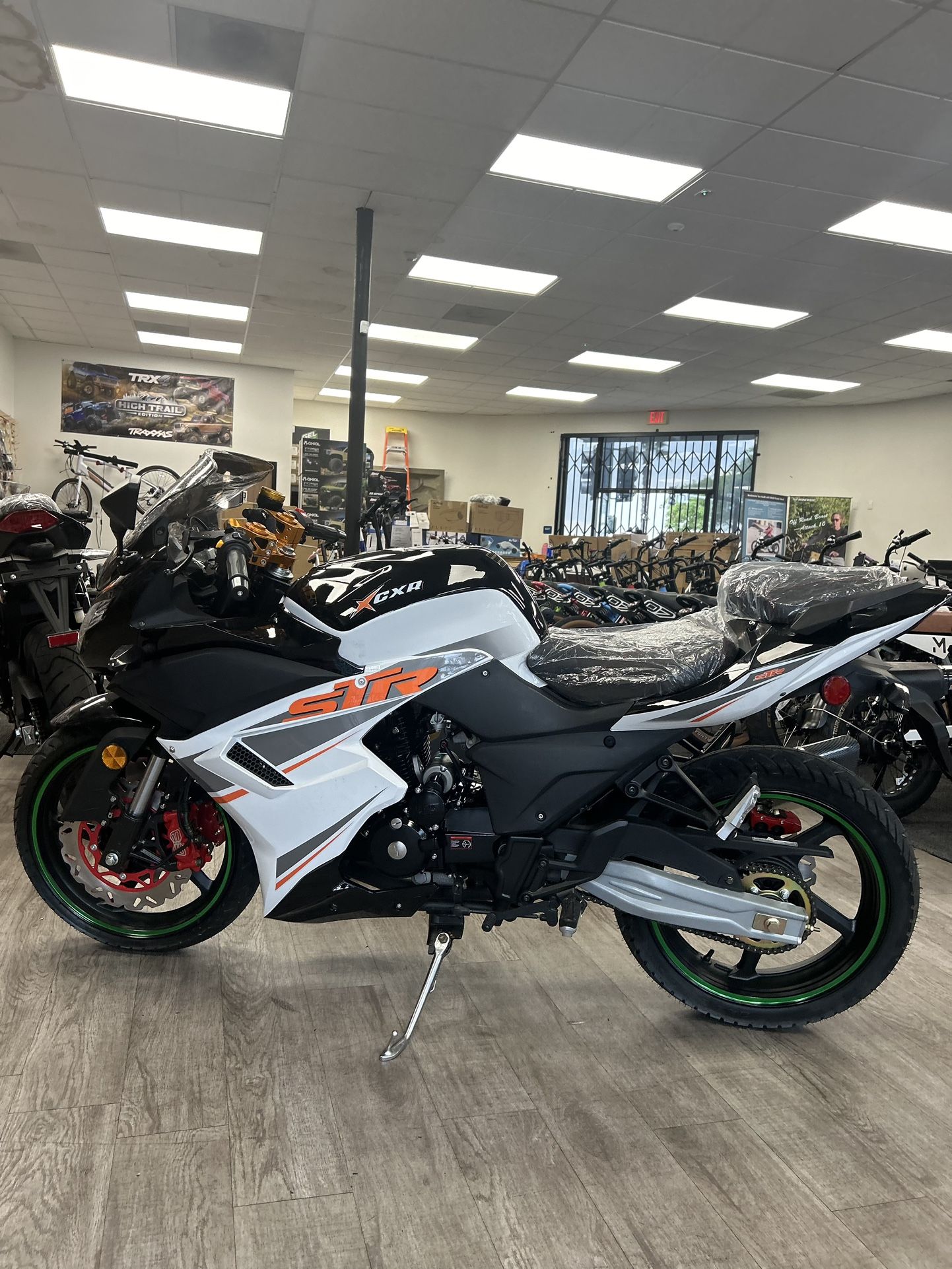 Venom X22R 250CC 5 Speed Motorcycle 