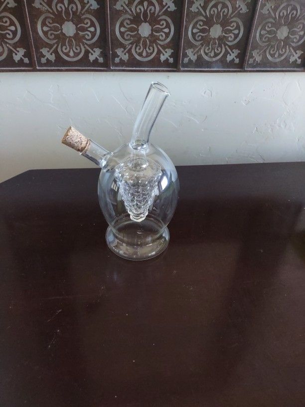 Delicate Glass Wine Decanter