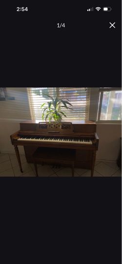 vintage wurlitzer piano