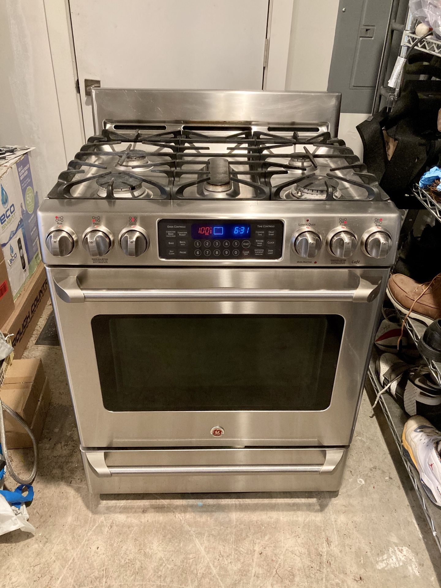 GE Cafe Slide in Dual Fuel Gas Range w/ Baking Drawer/ Oven