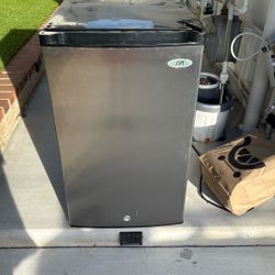 Fringe Freezer Good Condition 