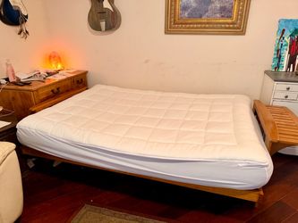 Sturdy, solid wood full size fouton
