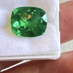 Fantastic Green Color Lab Emerald Shiny And Clear Gemstone, 11.23 Cr