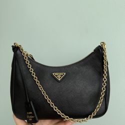 Prada Re-Edition 2005 Saffiano leather bag