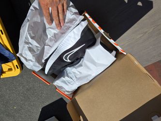 Nike renew run 2 size 9.5