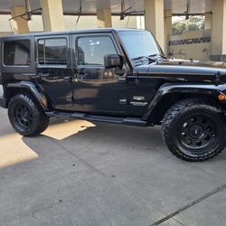 2015 Jeep Wrangler Sahara 