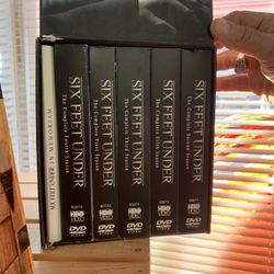6 Feet Under Collection Set