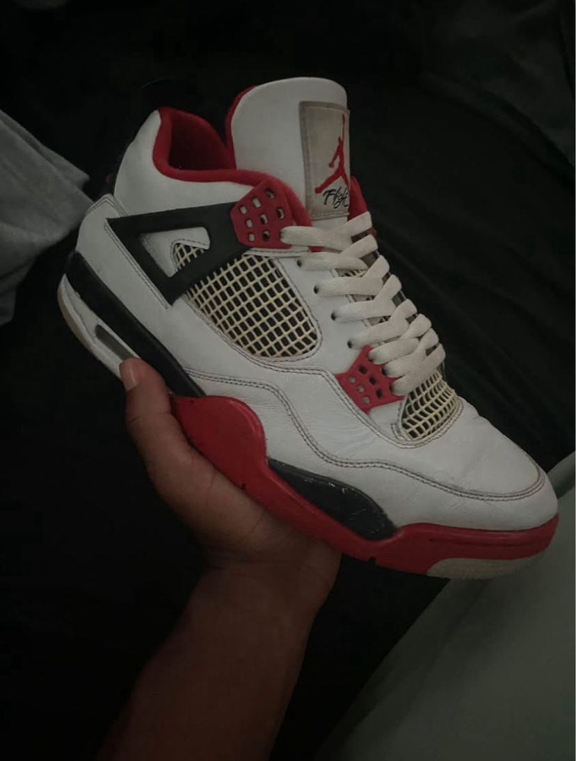Jordan 4 Fire Reds 