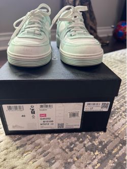 Chanel Sneakers Size 9  40 EUR Full Set