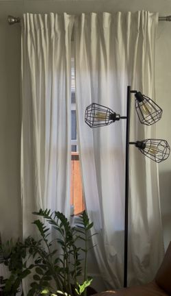 Retro looking standing lamp