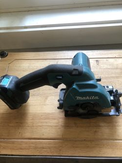 Makita 12 V Trim Saw