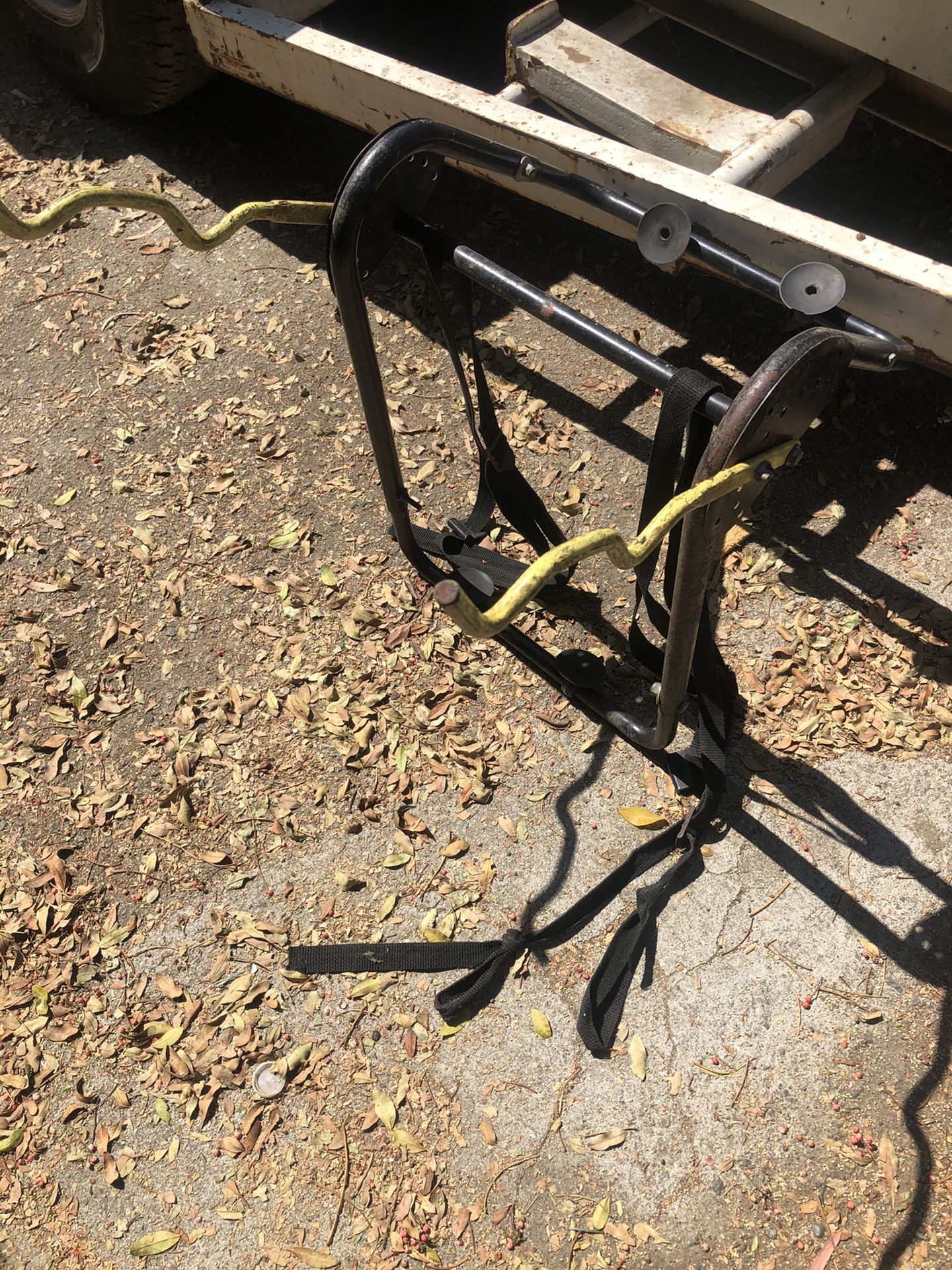 Car trunk bike rack