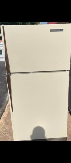 Older GE Top-Fteezer Refrigerator Works Great! Free Delivery And Set-Up