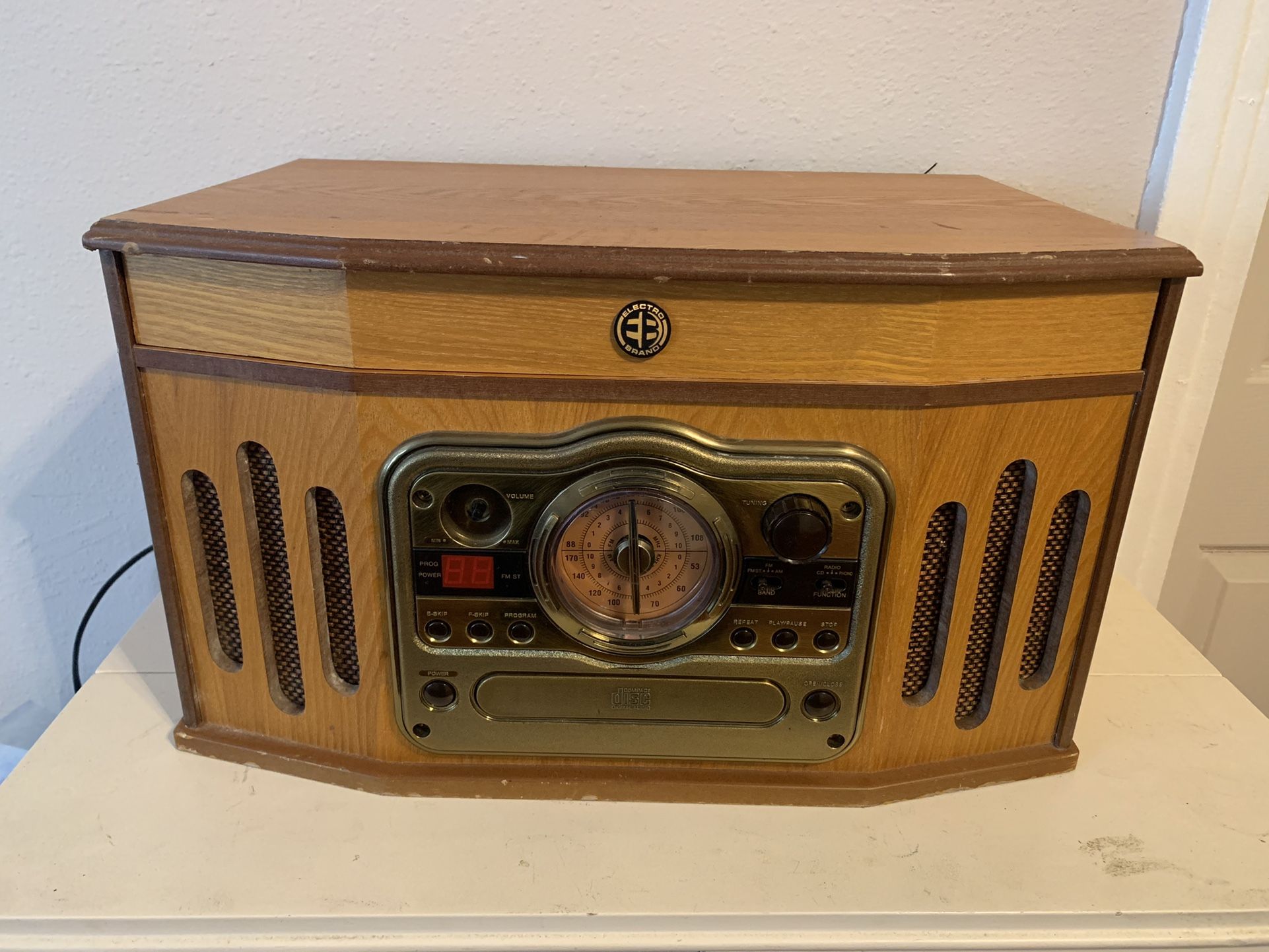 ELECTRO BRAND MODEL Use 9203 AM/FM CASSETTE RECORD PLAYER & CD PLAYER