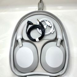 Sony XM5 Wireless Noise Canceling Headphones in Silver / White