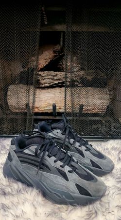 adidas Yeezy Boost 700 V2 Vanta