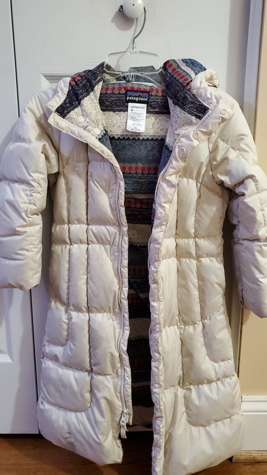 Patagonia girl winter jacket 5-6yo (wash and good condition)