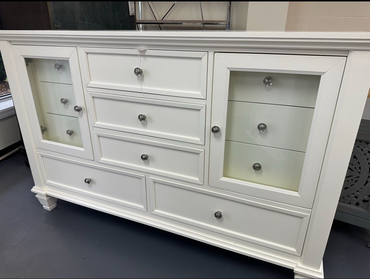 DRESSER / CONSOLE