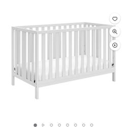 White crib with mesh tent and mattress - Storkcraft Pacific