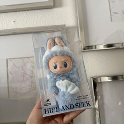 HIDE AND SEEK LABUBU (Singapore Series), Labubu