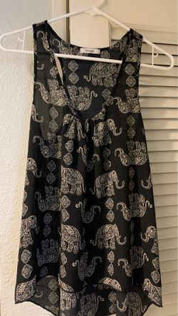Women’s sleeveless summer blouse size medium