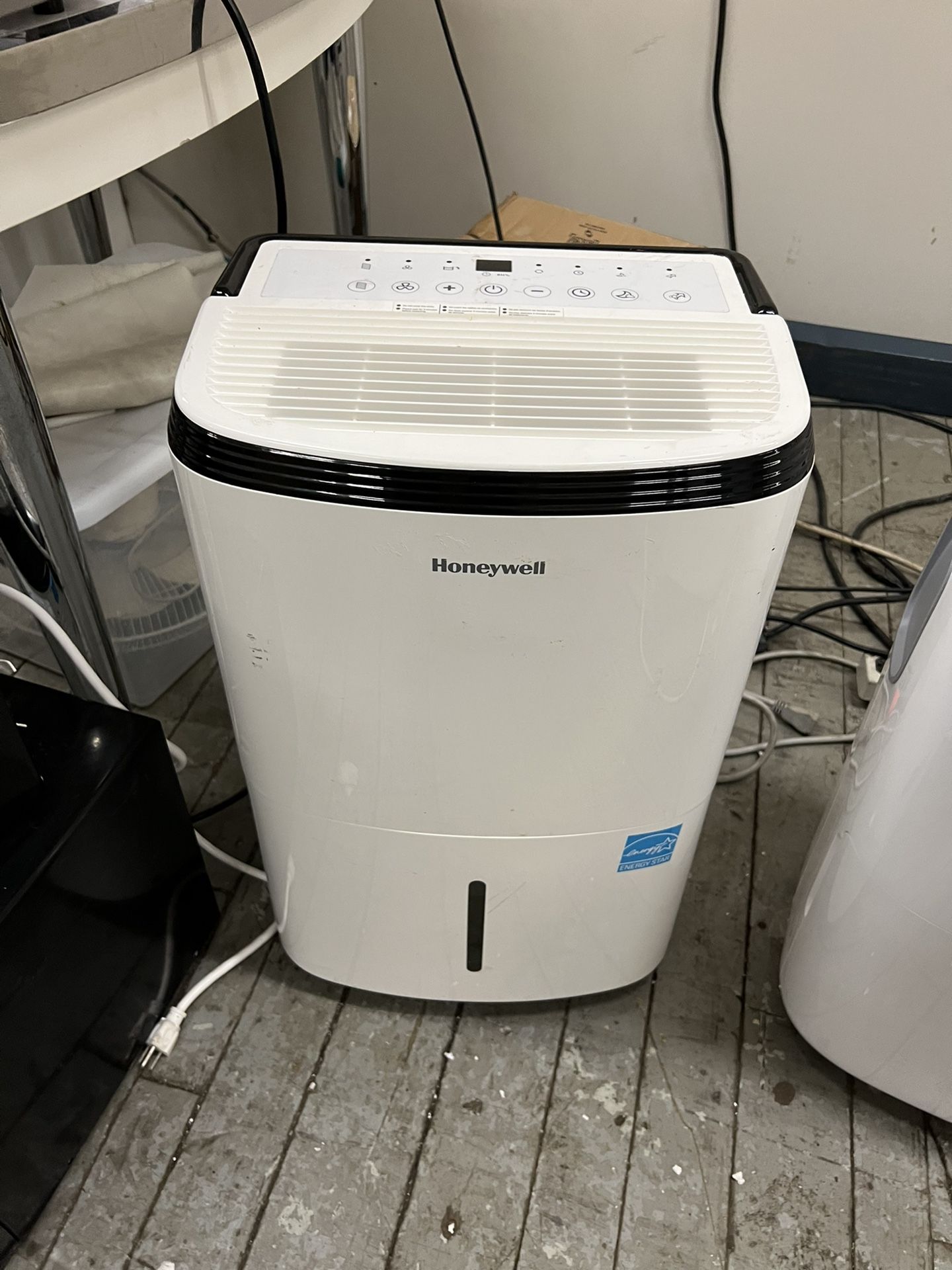 70 pints Honeywell Dehumidifier In Excellent Working Condition