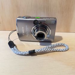 Canon Powershot SD800 IS 7.1MP Digital ELPH Camera Tested Good w/Bat-Char-SDCard