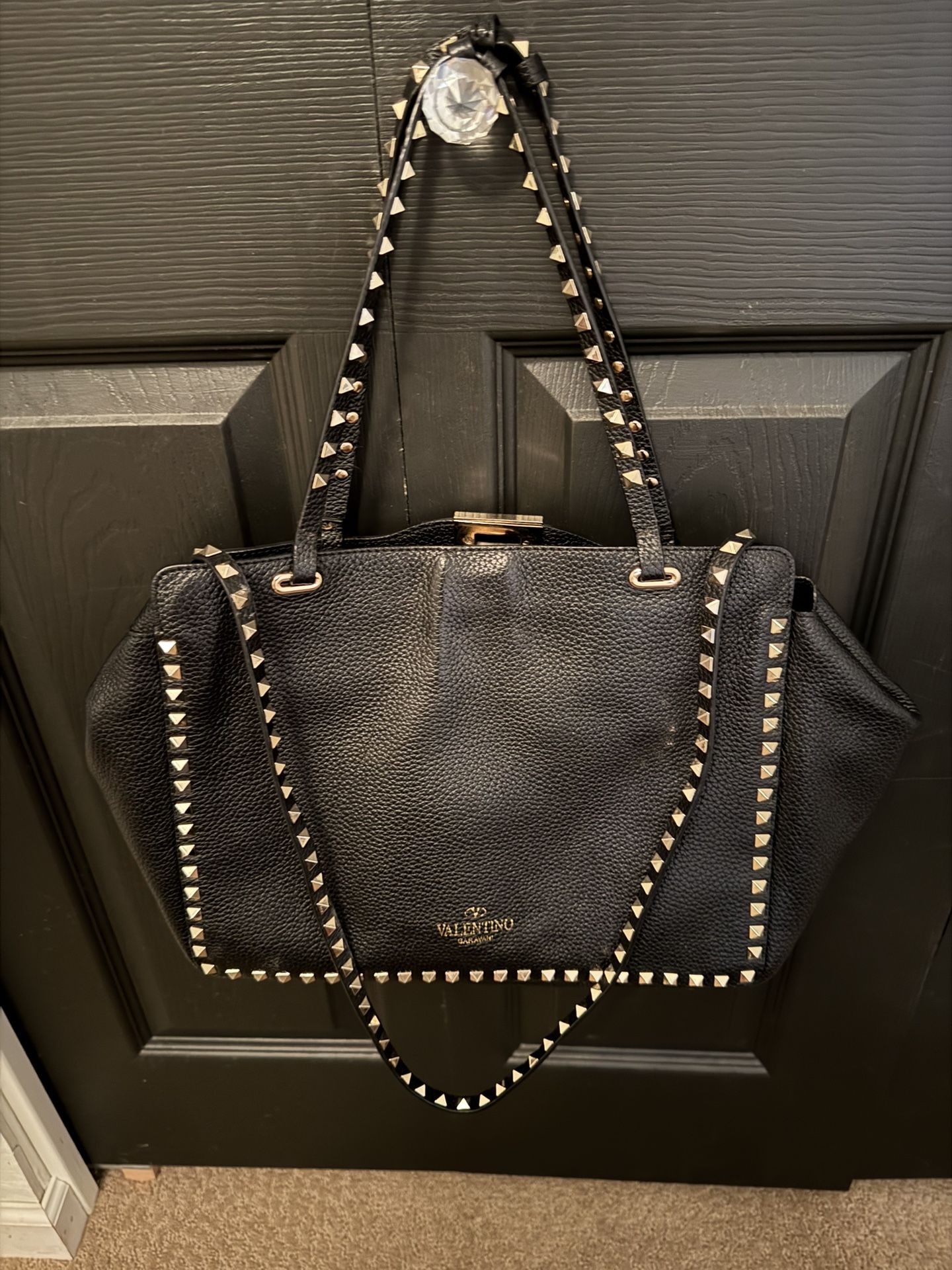 Hand Bag Valentino Garvani $500