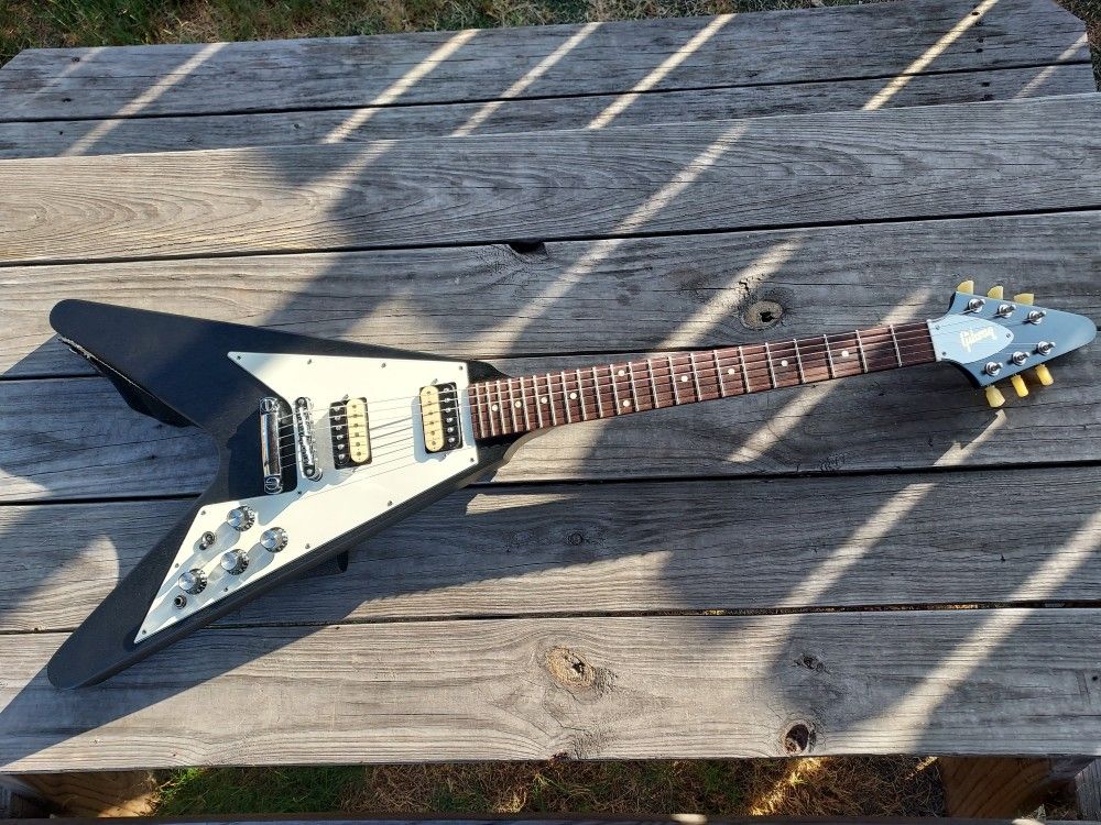 Gibson Flying V Faded Series Ebony Gig Bag And Paper Work Included