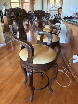 8 Classically Carved Ornate Bar Chairs/stool