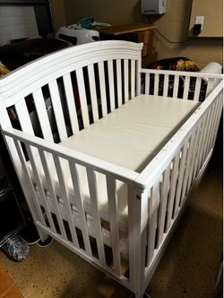 Baby crib bed white with two mattresses