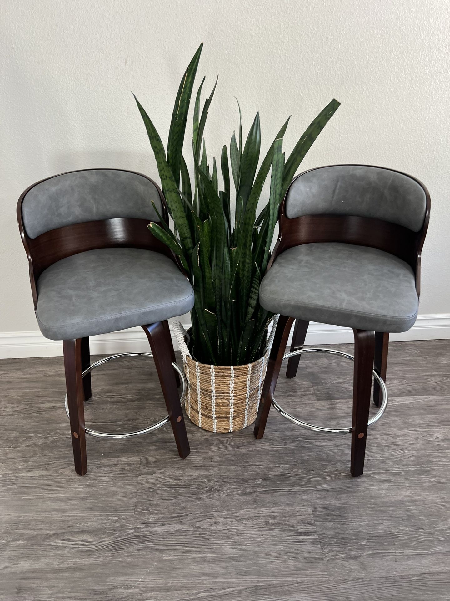Bar Stools Swivel, Mid Century Modern Bar Stools, 26 Inch Bar Chairs with Solid Back, Walnut Finish and Faux Leather Seat, Counter Height Barstool Set