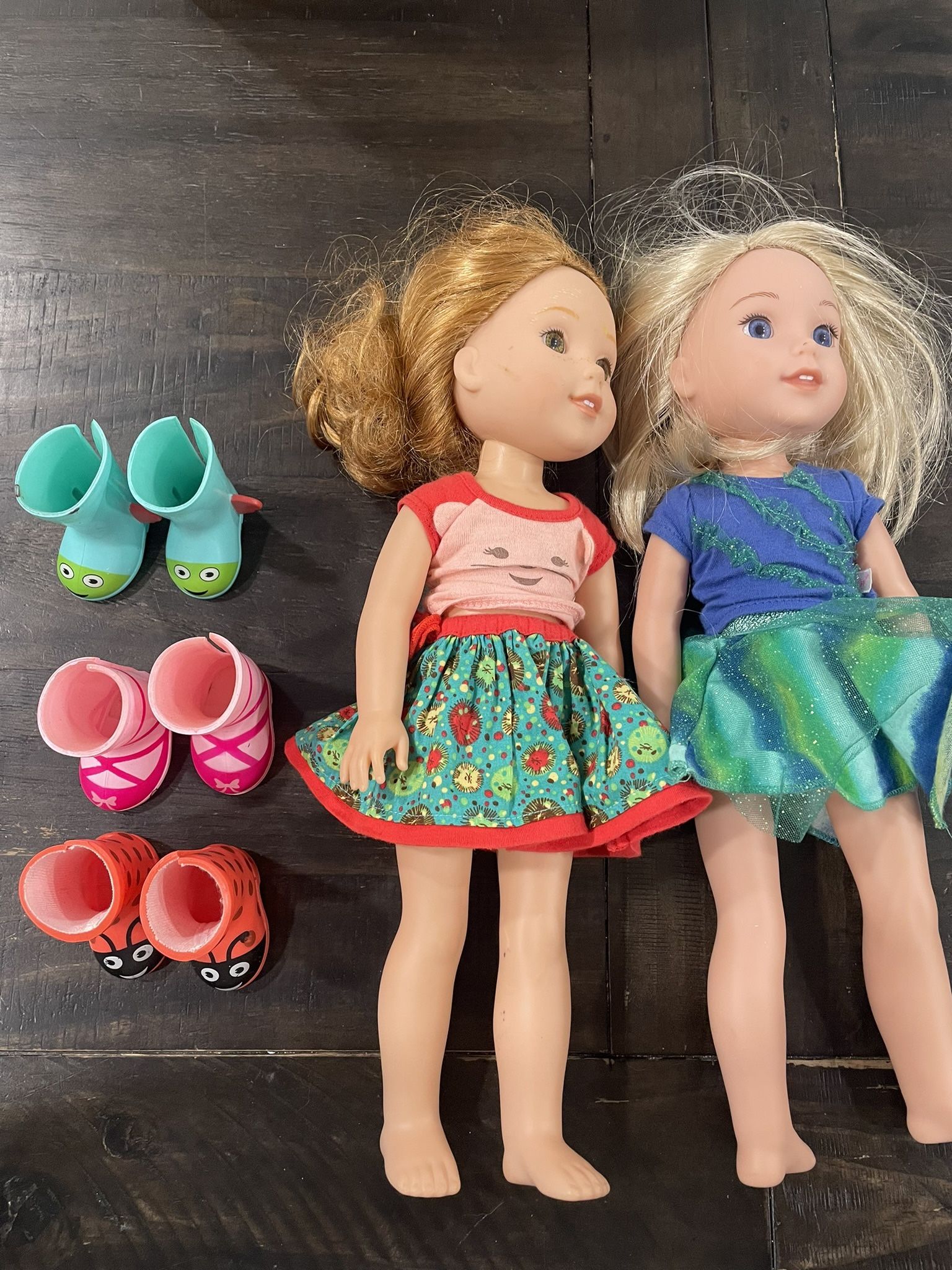 American Girl Dolls And Accessories ( One of The Dolls Has Broken Legs That Can Be Fixed At The American Girl Store)