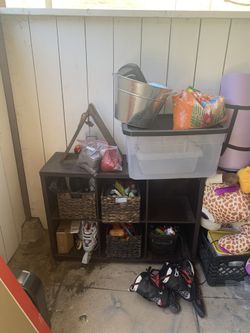 Nice Woden shelf 6 compartments