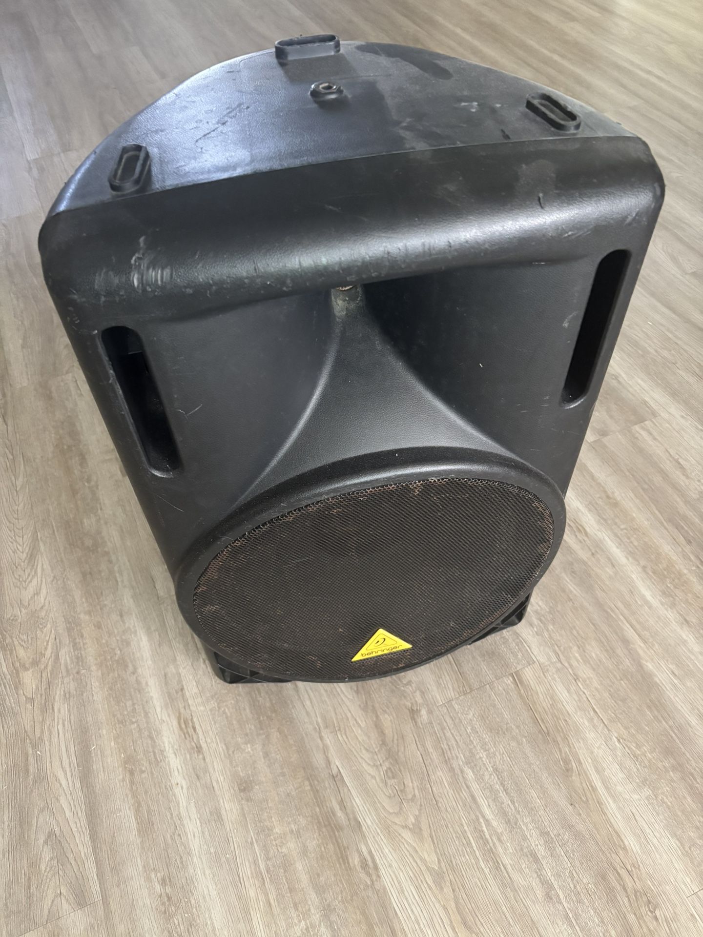 20 Inch Behringer Speaker