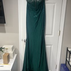 Emerald Green Formal Gown – Excellent Condition! 