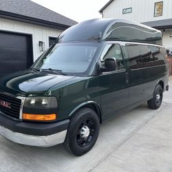 2016 GMC Savanna 