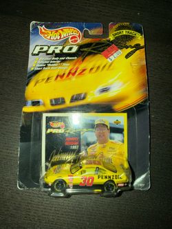 Hot Wheels NASCAR Johnny Benson #30 Pontiac Grand Prix Pennzoil 1:64 17817